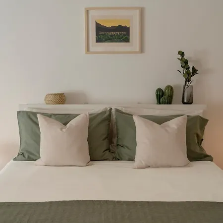 Splendor Apartment *